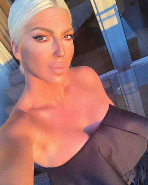 ‘Yenge’ lakaplı Jelena Karleusa çıplak pozunu paylaştı!