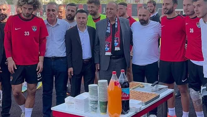 Kandaşoglu: VANSPOR’a ve Bu Memlekete Olan Bağlılığımız Kimsenin Keyfine Göre Ölçülemez!”