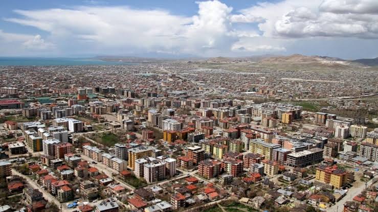 Van’da bu evlere su ve elektrik verilmiyor!