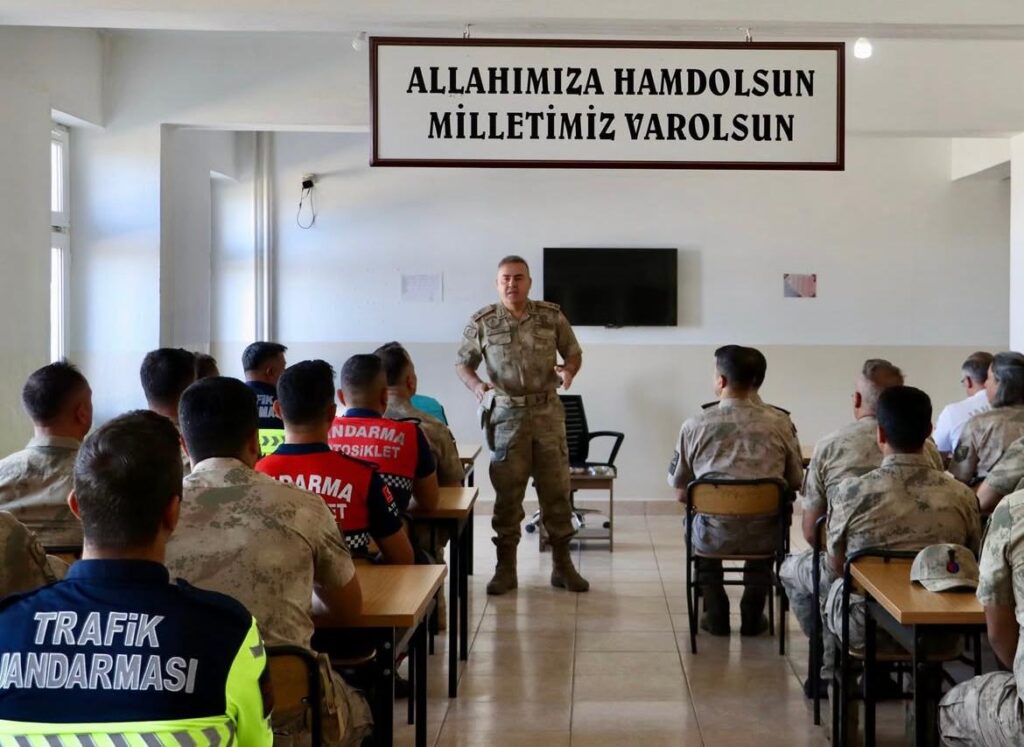 Tuğgeneral Avkıran’dan Edremit İlçe Jandarma Komutanlığı’na ziyaret