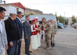 Tuğgeneral Mücahit Avkıran’dan Ulupamir Mahallesi’ne ziyaret