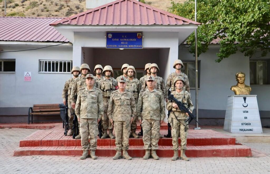 Tuğgeneral Avkıran, Çatak’ta incelemelerde bulundu