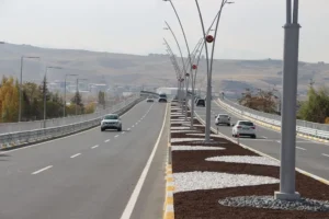 Edremit Köprülü Kavşağı trafiğe açıldı