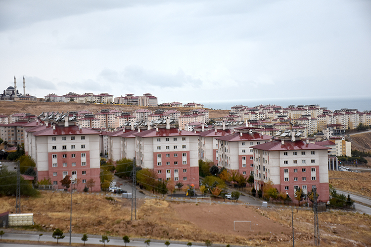 Van’da TOKİ aidatlarına fahiş zam!