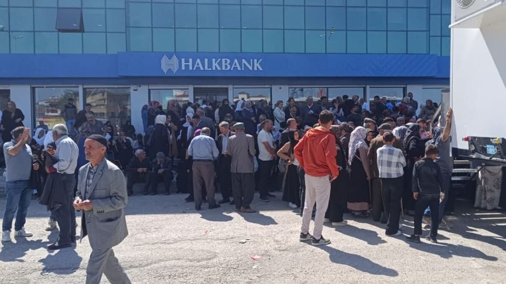 Van’da ‘Aile Kart’ yoğunluğu sürüyor!
