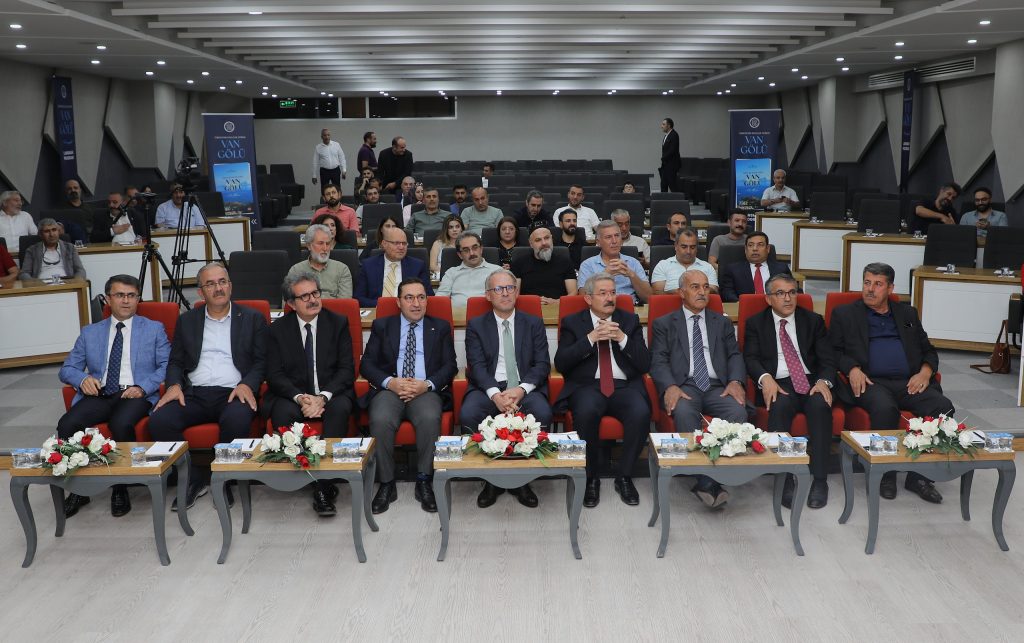 Van TSO tarafından Van Gölü’nün kimliği çıkarıldı